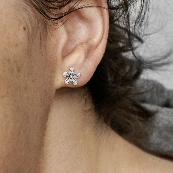 Sparkling Daisy Flower Stud Earrings 