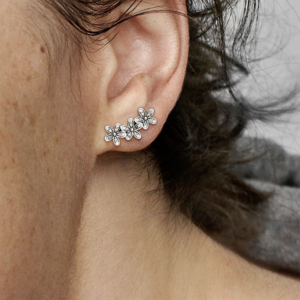 Daisy Flower Stud Earrings 