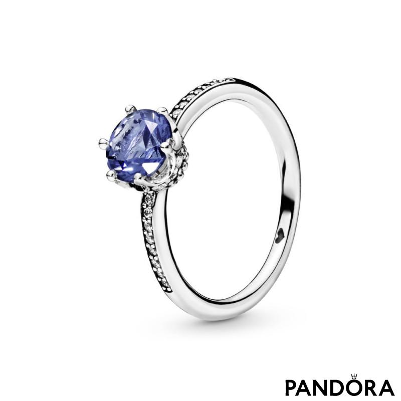 Prsten s krunom i plavim kamenom 