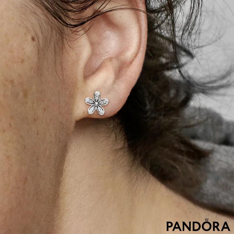 Sparkling Daisy Flower Stud Earrings 