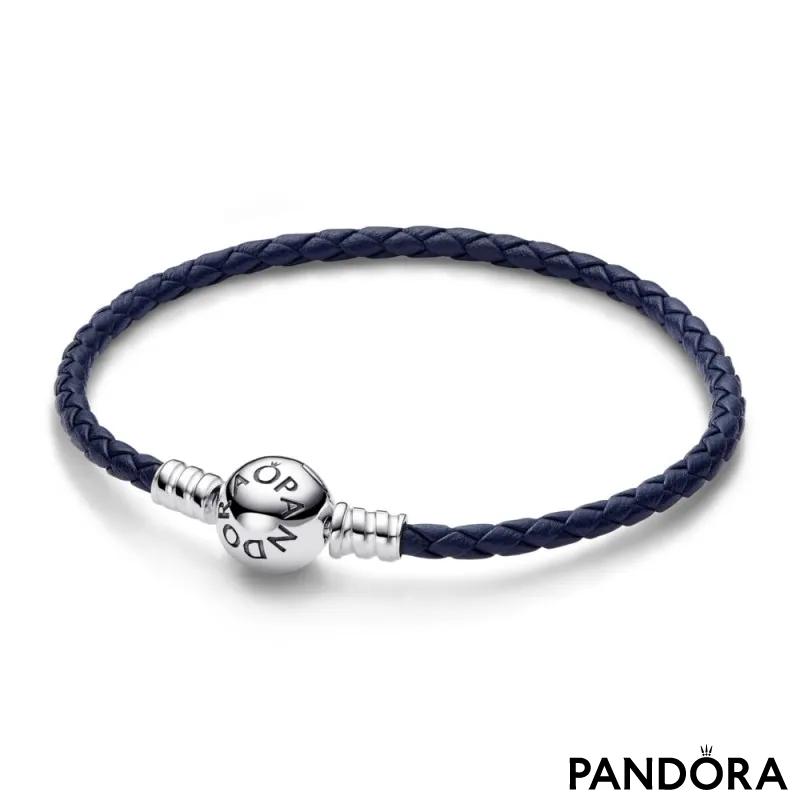 Narukvica Pandora Moments od pletene plave kože s okruglom kopčom 